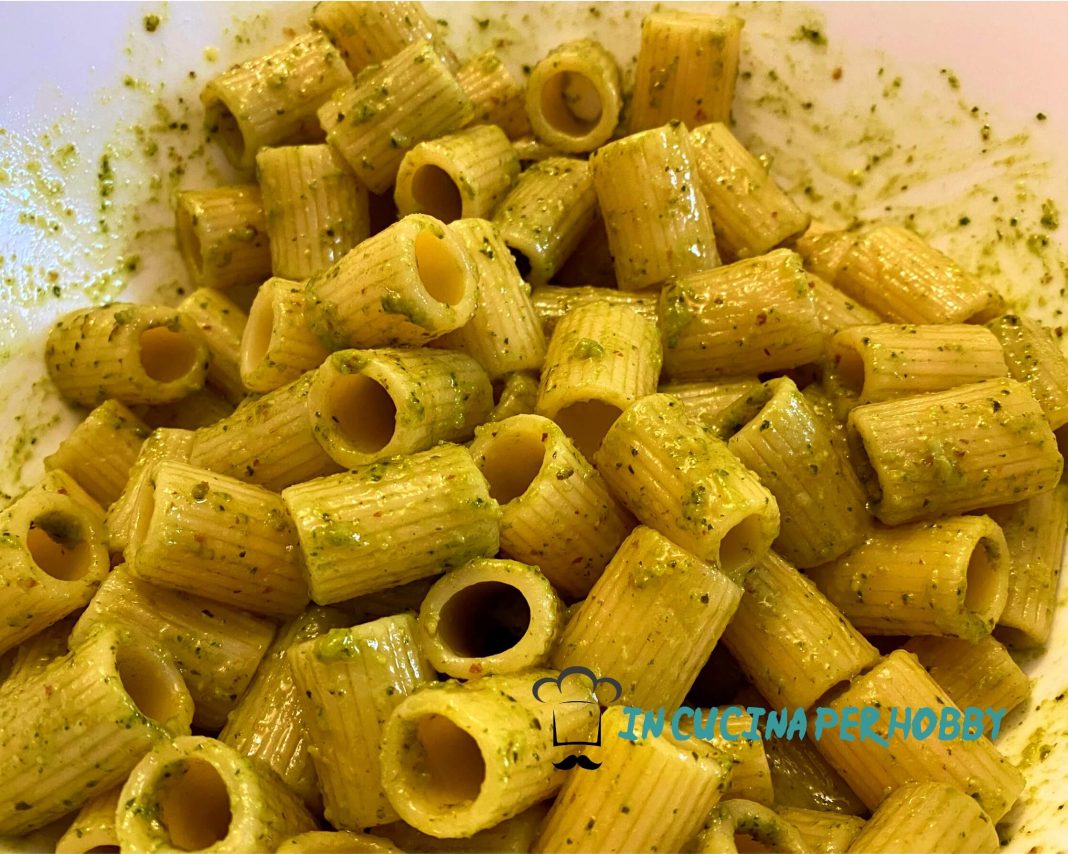 Pasta al pesto di basilico fatto in casa senza pinoli scopri l