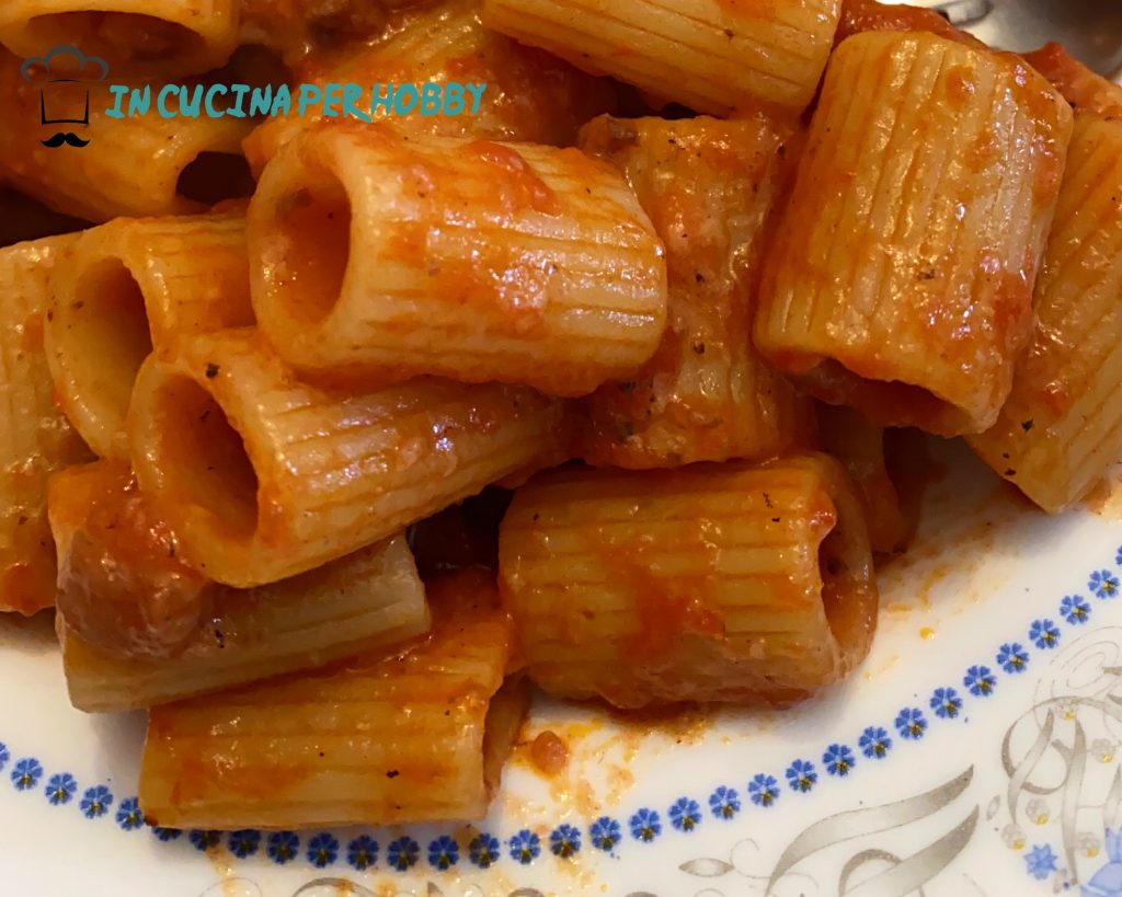 Pasta con la salsiccia