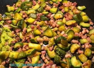 pasta zucchine e pancetta condimento