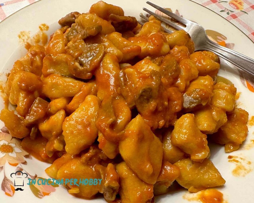 Gnocchi ai funghi porcini un piatto sostanzioso e gustoso per i pranzi
