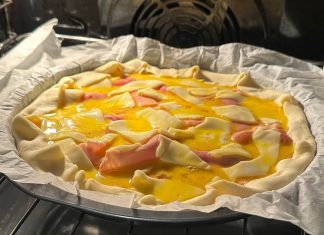 torta rustica prosciutto e sottiletta procedimento 2