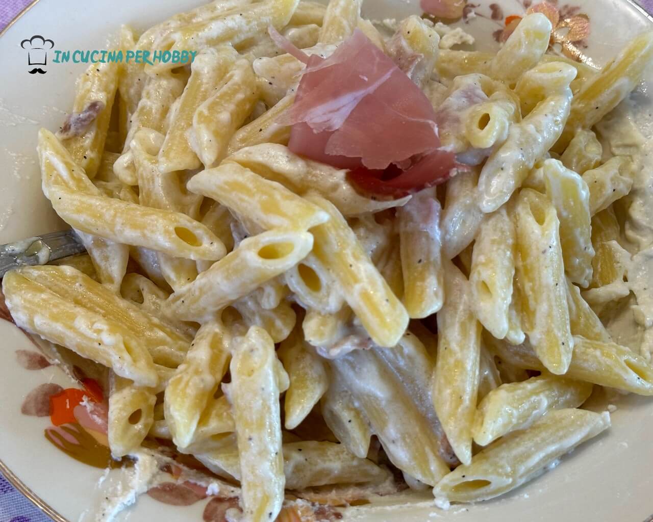 pasta ricotta e prosciutto crudo