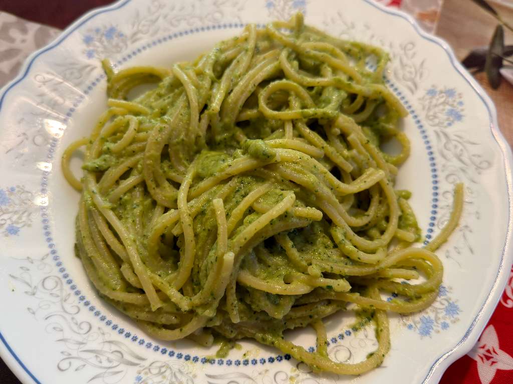 pasta zucchine e arachidi